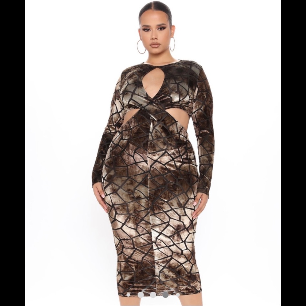 Dress - Picture 3 of 3